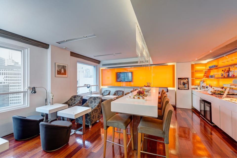Shared lounge/TV area