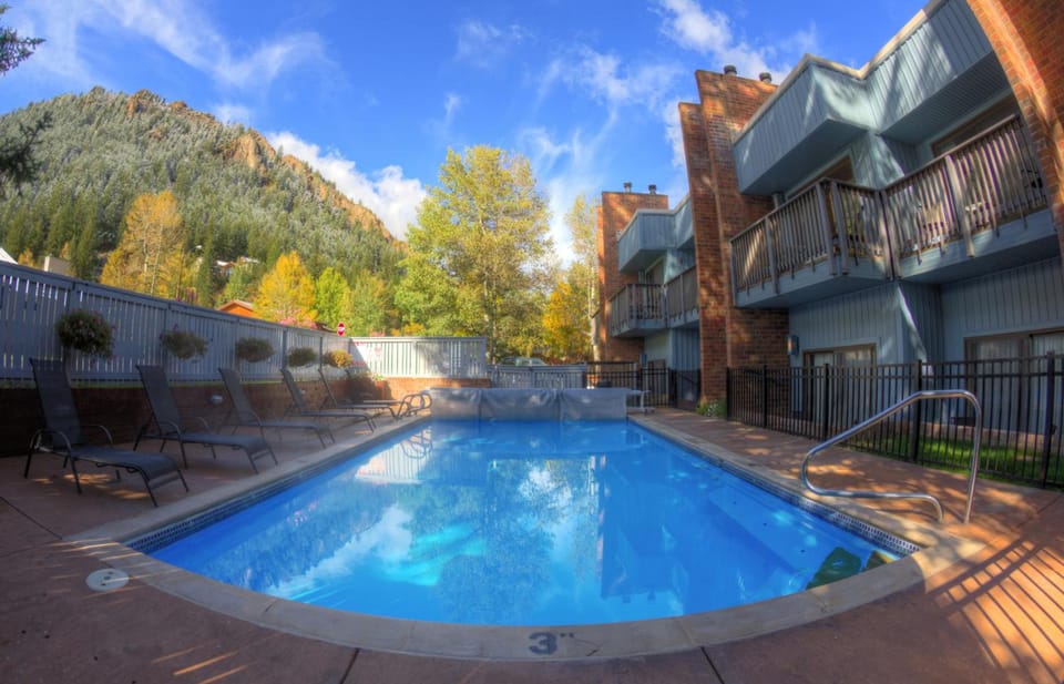 Shadow Mountain Lodge Lodge in Aspen