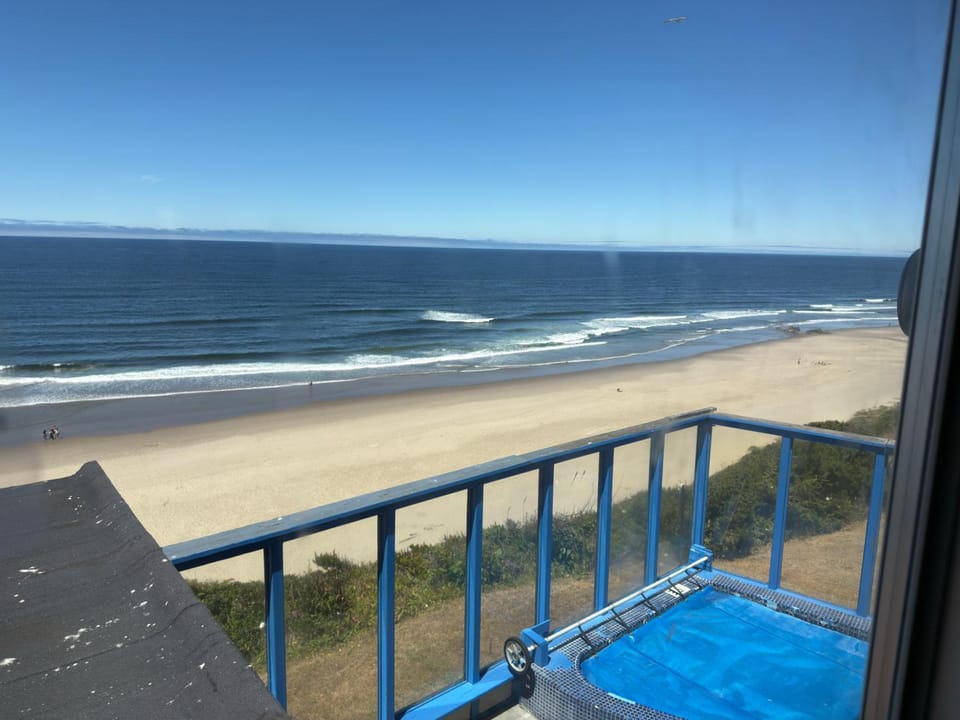 Seahorse Oceanfront Lodge Motel in Devils Lake