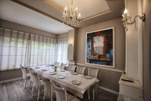 Vila Casablanca - Boutique Hotel & Restaurant Hotel in Montenegro