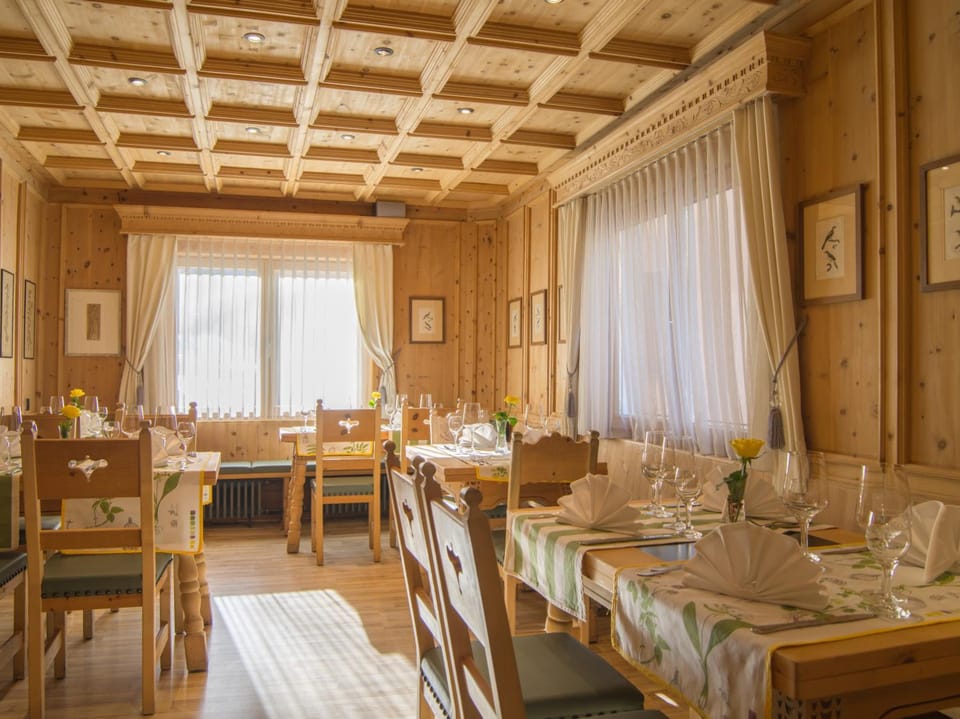 Hotel Alpina Hotel in Canton of Grisons