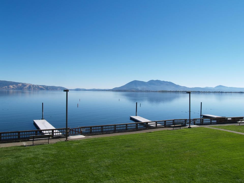 Skylark Shores Resort Hotel in Lakeport