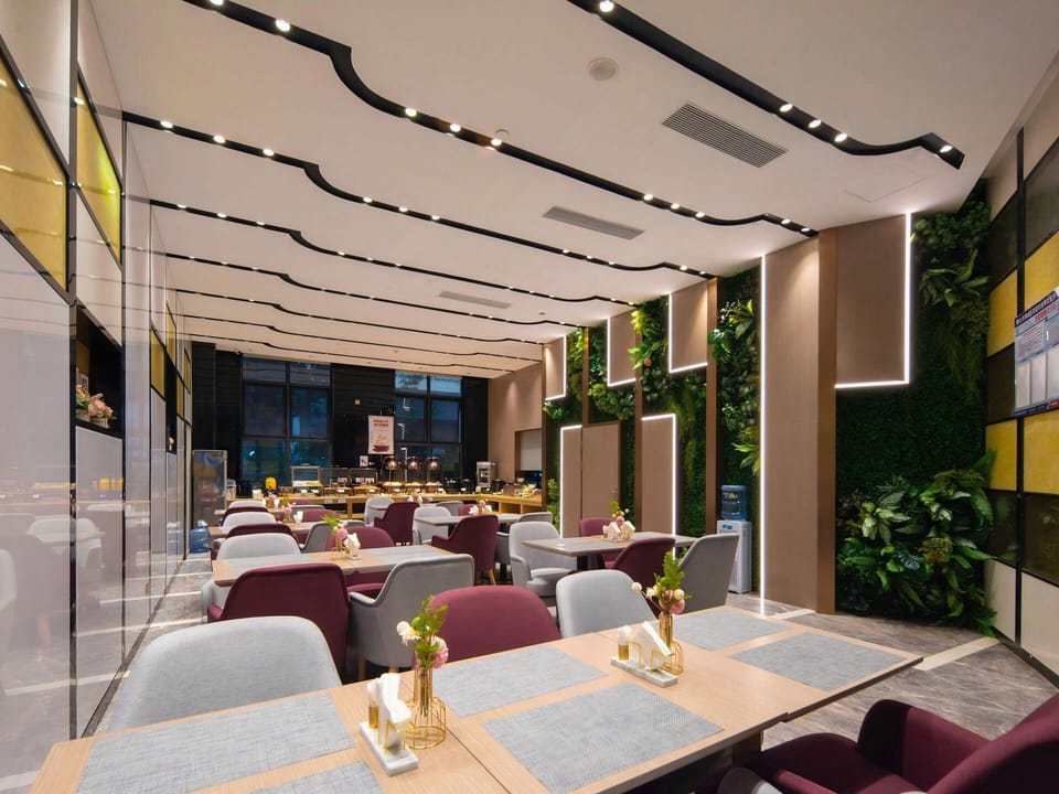 Lavande Hotel Foshan West Station Zhangchai South China Creative Zone Hotel in Guangzhou