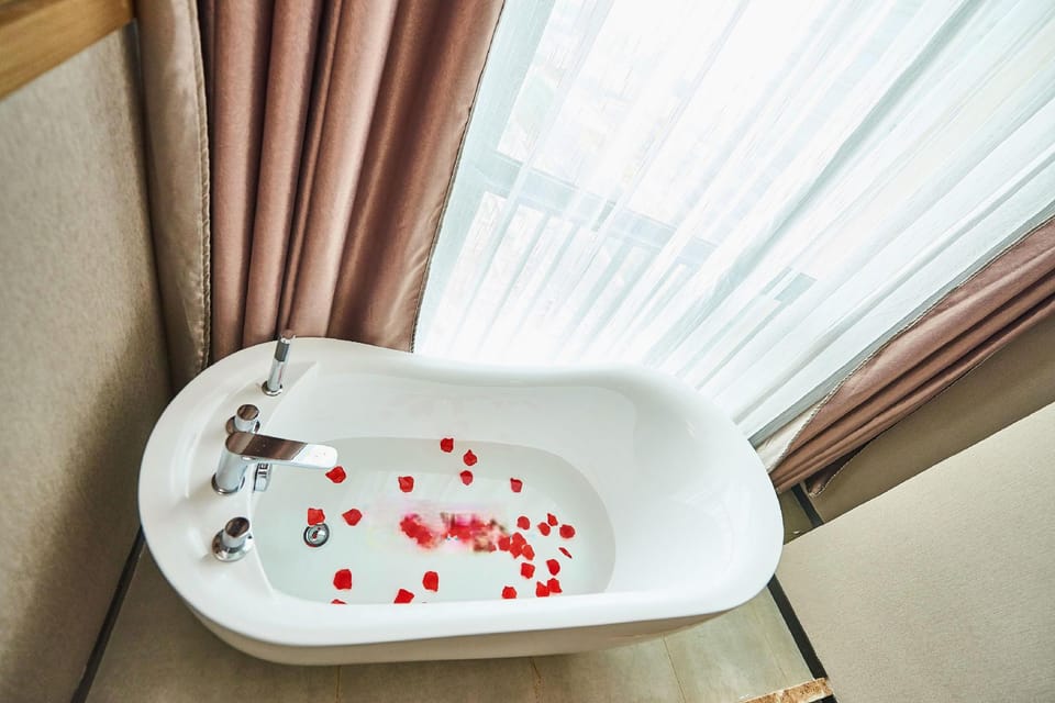 Lavande Hotel Haining Leather City Yintai Hotel in Hangzhou