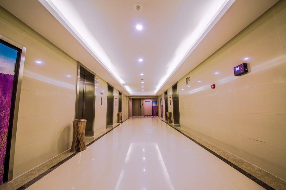 Lavande Hotel Haining Leather City Yintai Hotel in Hangzhou