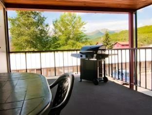 Snow Valley Lodging Lodge in Fernie