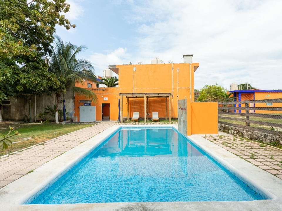 Swimming pool