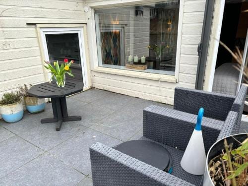 Luxury studio on Robs houseboat special for couples Hotel in Amsterdam