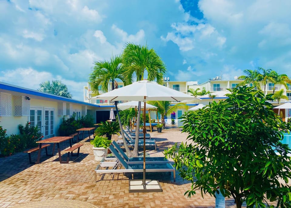 Skipjack Resort & Marina Inn in Marathon