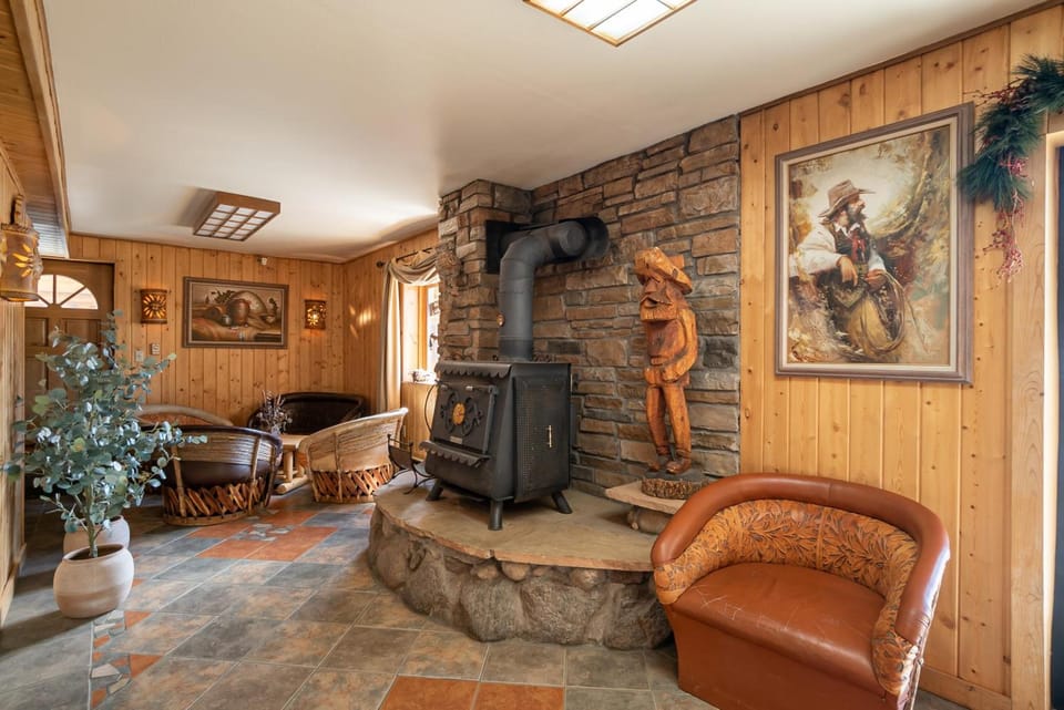 Spirit Lake Lodge Hotel in Grand Lake