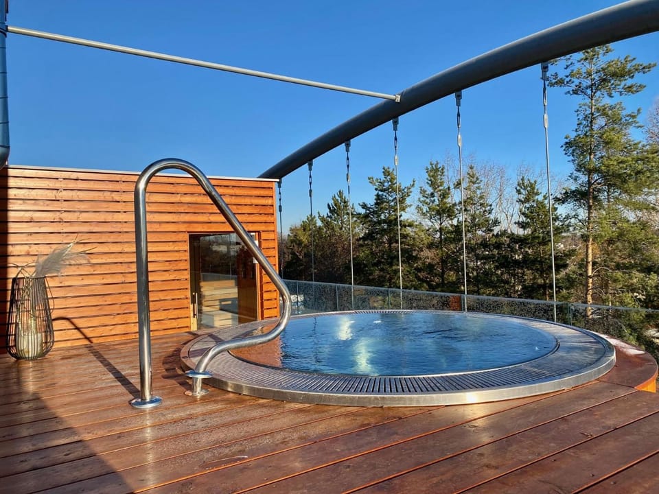 Hot tub