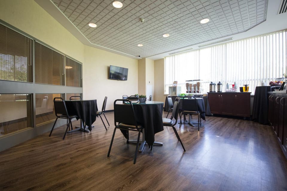 Residence & Conference Centre - Windsor Apartment hotel in Windsor