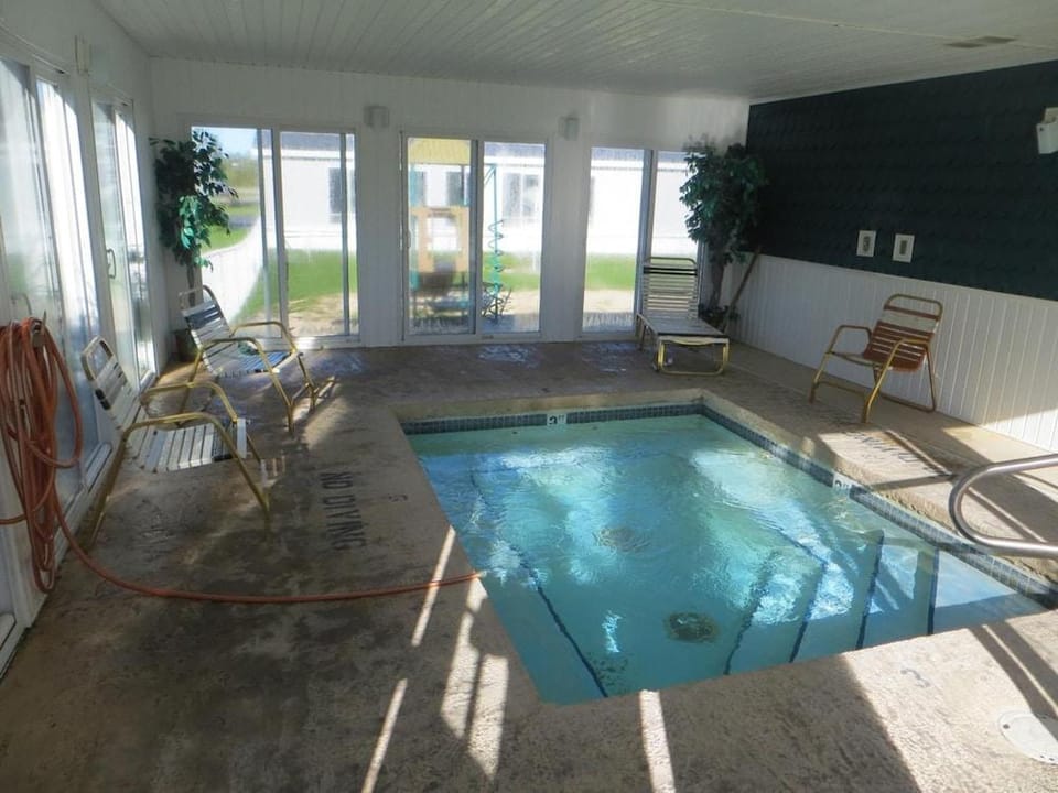 Starlite Budget Inn Motel in Mackinaw City