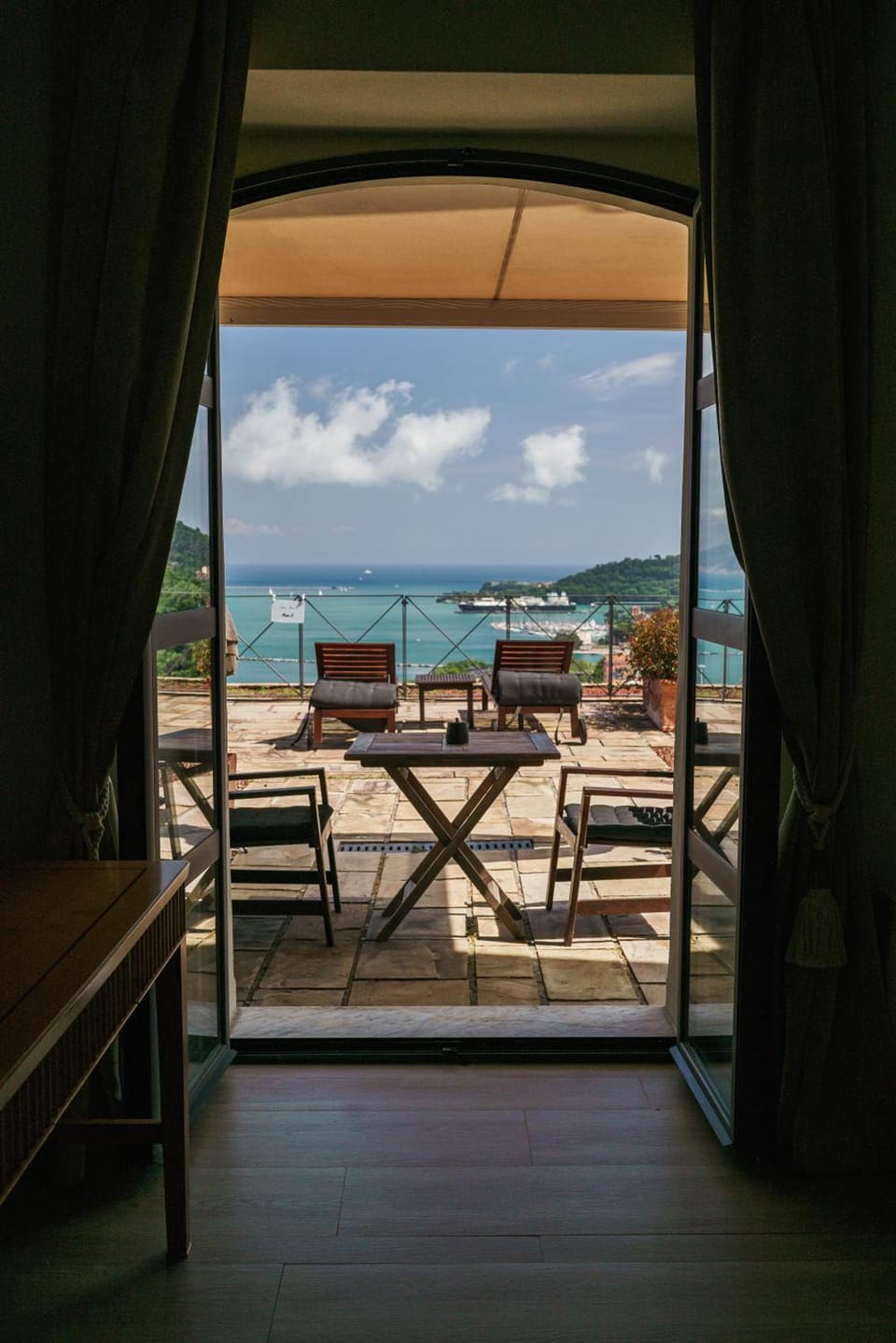 Miramare Apartments&Suites Apartment hotel in La Spezia