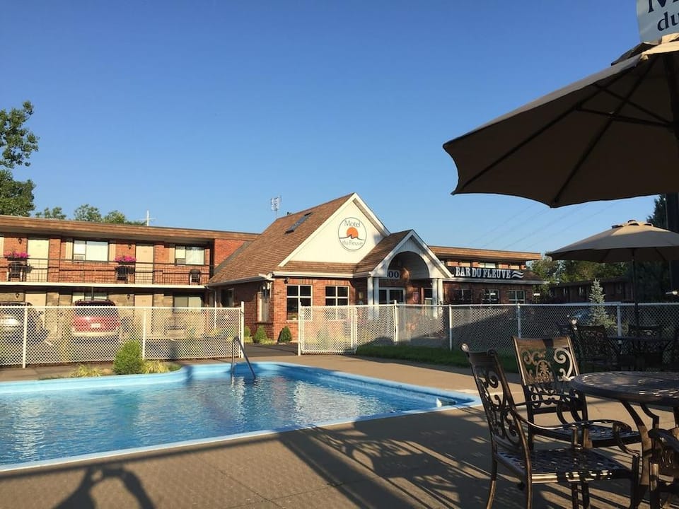 Motel Du Fleuve Motel in Brossard