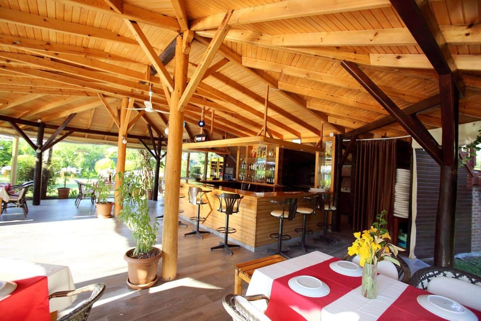 Bar/lounge