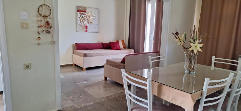 Nicolas Studios & Apartments Apartment hotel in Agia Marina