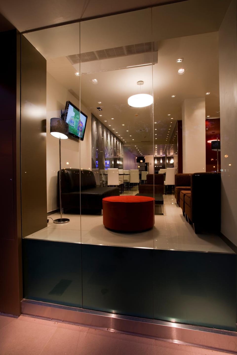 Shared lounge/TV area