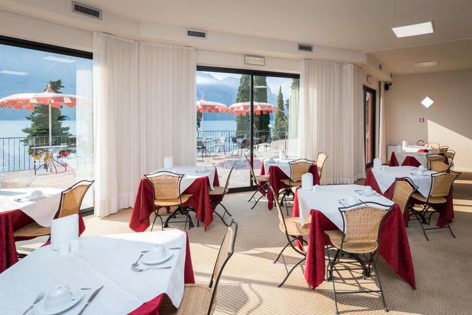 Hotel Oasi Beach Hotel in Ledro