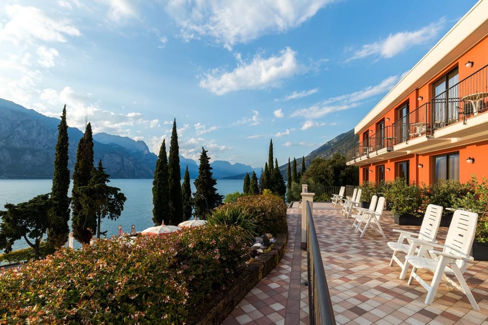 Hotel Oasi Beach Hotel in Ledro