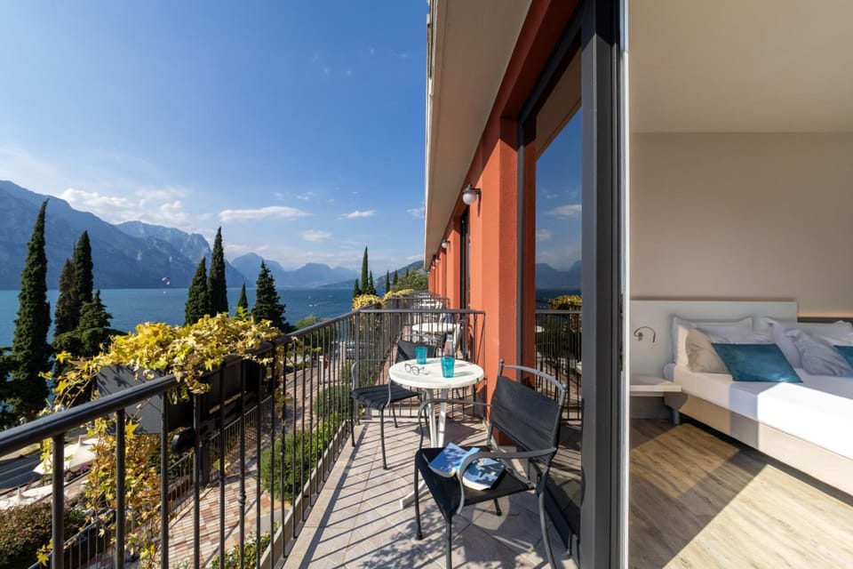 Hotel Oasi Beach Hotel in Ledro