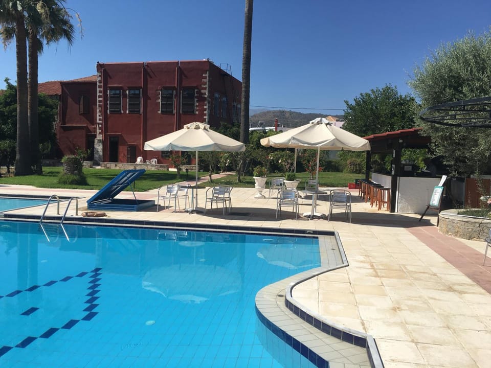 Oasis Guesthouse Hotel in Chania