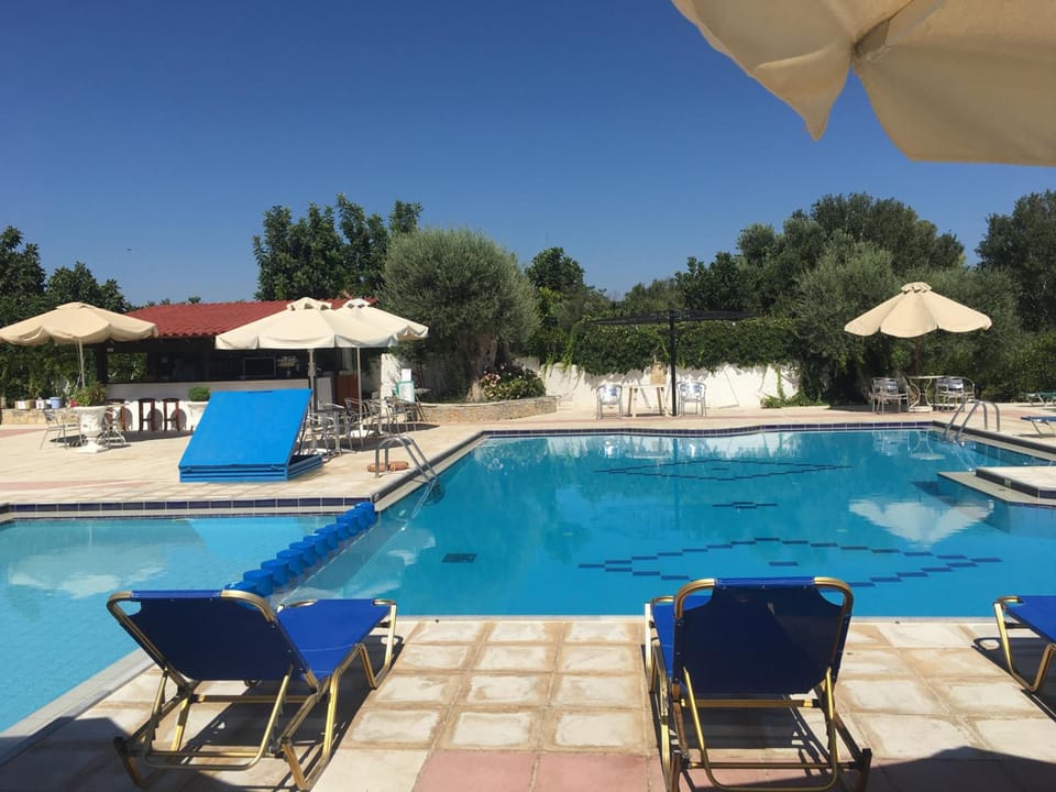Oasis Guesthouse Hotel in Chania