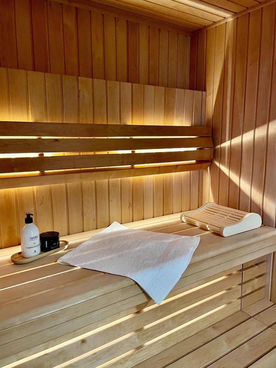 L'INVITATION AU VOYAGE - Hotel & Spa Hotel in Honfleur