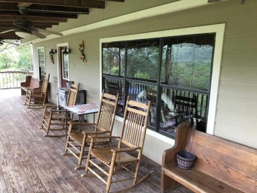 Antler Mountain House Hotel in Rio Grande