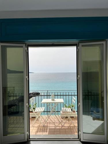 Vient Mpop con terrazza vista mare Hotel in Campania
