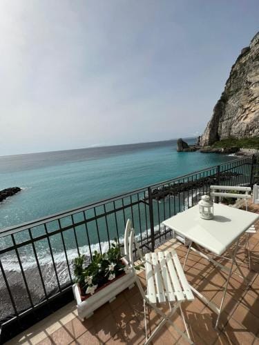 Vient Mpop con terrazza vista mare Hotel in Campania