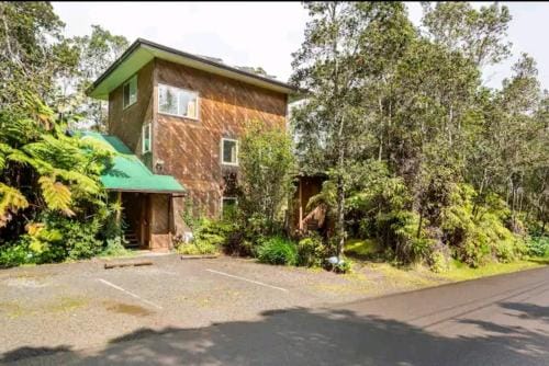 Halema'uma'u- Hale Kumu La'au Lodge in Volcano
