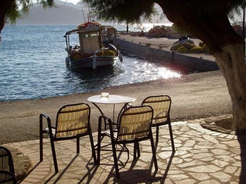 Patras Rooms est 1990 Hotel in Icaria