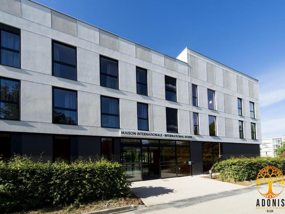 Adonis Dijon Maison Internationale Hotel in Dijon