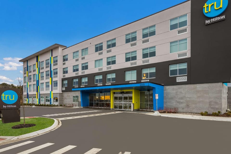 Tru by Hilton Traverse City Hotel in Traverse City