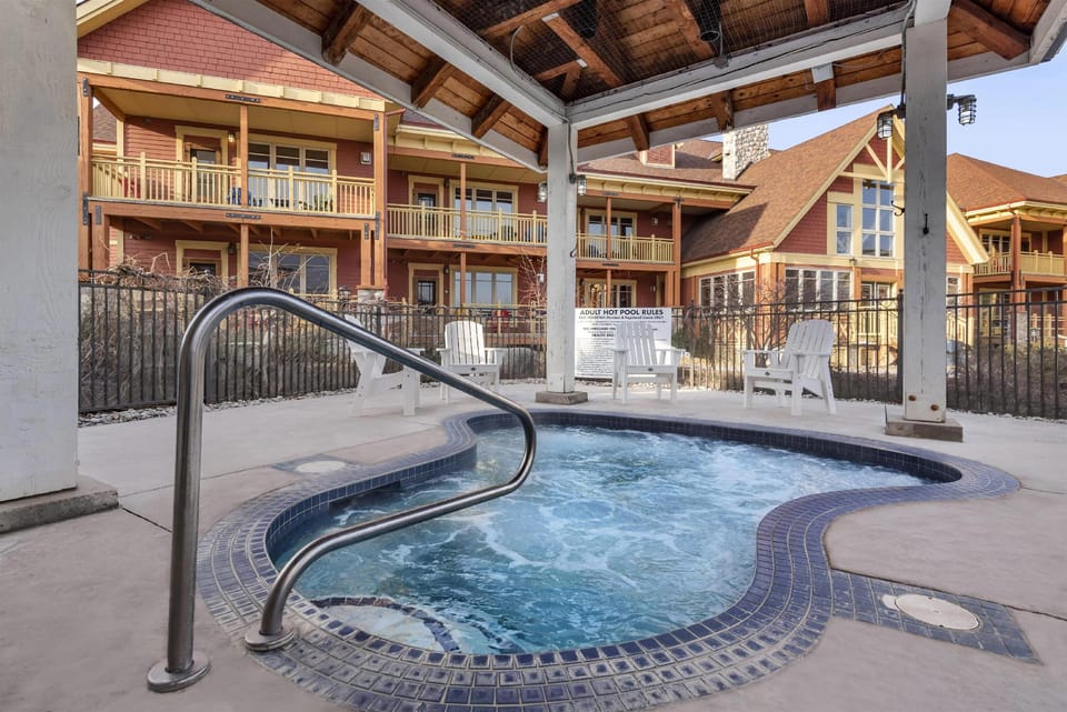 Hilton Grand Vacations Club Blue Mountain Canada Hotel in Grey Highlands