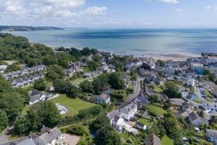 Plas Gwyn - Walk to Beach, Parking, Enclosed Garden Hotel in Saundersfoot
