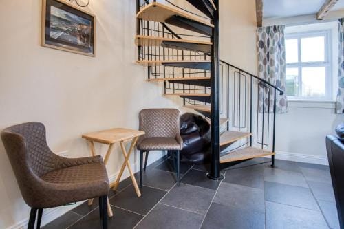 Bunk House - 4 Bedroom - Llangenith Hotel in Wales