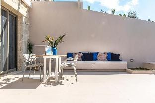 Villa Vista I Free* Heated pool & dazzling Seaview Hotel in Crete