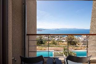 Omnia Villa II - Heated* pool & dazzling seaview! Hotel in Crete