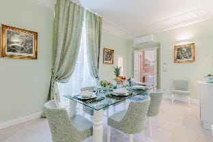 The Duchess Chambers, the Luxury Grand 3 bedrooms Hotel in Capannori