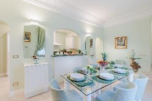 The Duchess Chambers, the Luxury Grand 3 bedrooms Hotel in Capannori