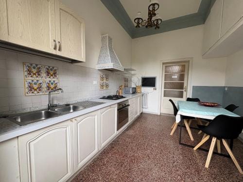 Home Sweet Home 3 - Affittacamere Lucca Hotel in Capannori