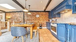 Host & Stay | The Burrow Hotel in Alnwick