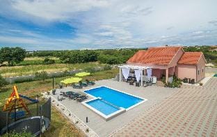 Villa Maris ZadarVillas Hotel in Šibenik-Knin County, Croatia