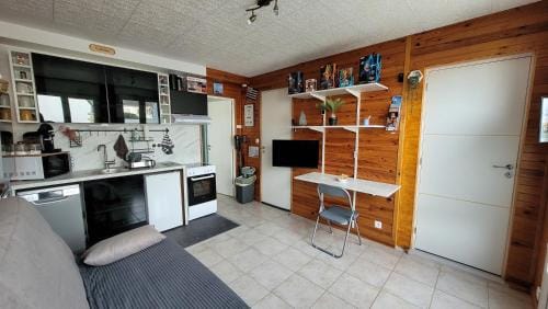 Update Location Hotel in Lorient