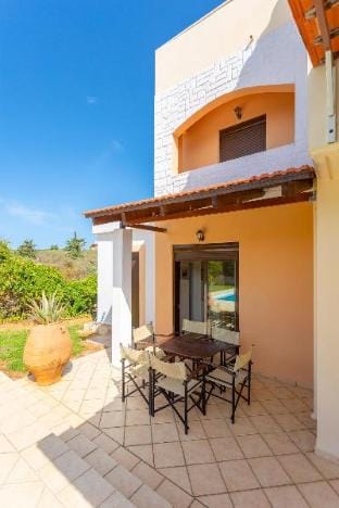 Villa Kefalas: Large Private Pool, A/C, WiFi                                                         Hotel in Crete
