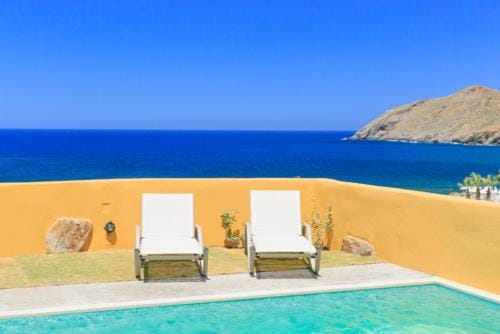 Villa Almira: Large Private Pool, Walk to Beach, Sea Views, A/C, WiFi, Car Not Required              Hotel in Panormos in Rethymno