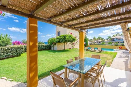 Villa Liakada: Large Private Pool, Walk to Beach, Sea Views, A/C, WiFi, Car Not Required             Hotel in Panormos in Rethymno
