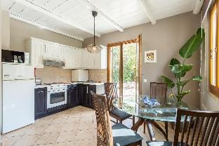 Villa Stratos: Large Private Pool, Sea Views, A/C, WiFi, Eco-Friendly                                Hotel in Crete